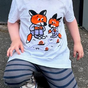t-shirt-little-foxes-by-marta-altes